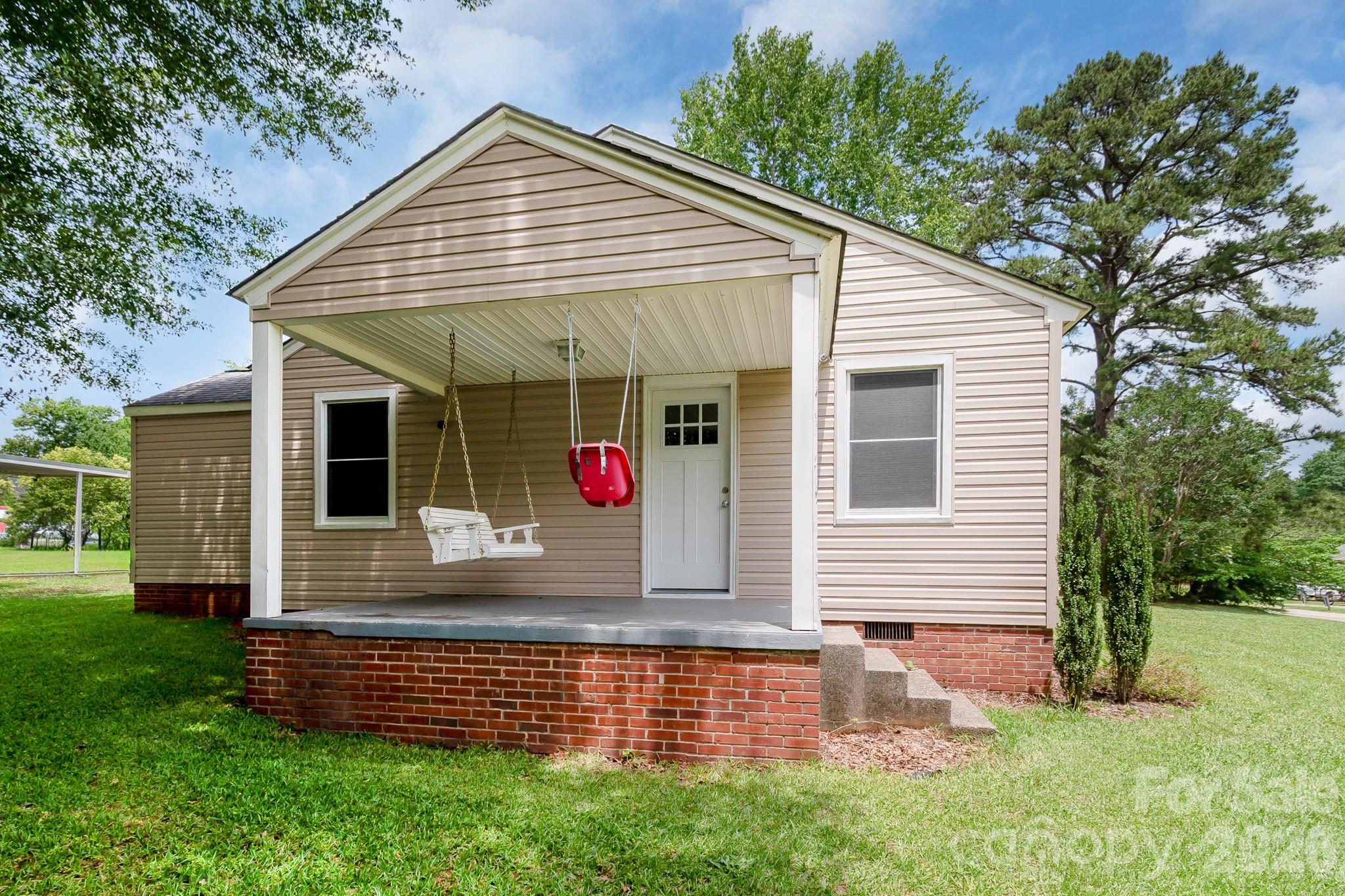 1604 Converse Street Lancaster SC 29720