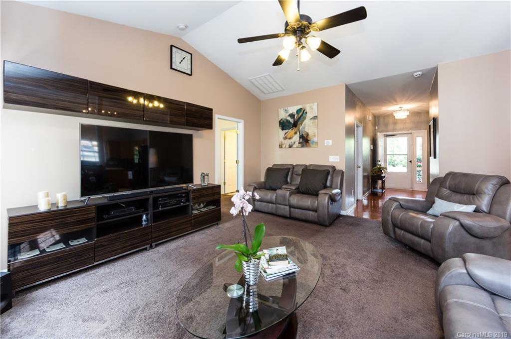 2122 Pheasant Glen Road Charlotte NC 28214