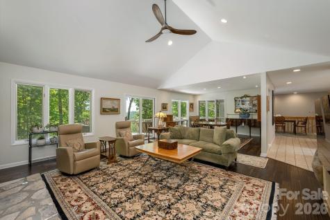 258 Dalhousie Court Flat Rock NC 28731