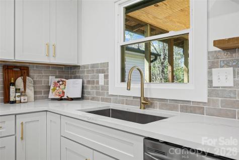 4200 Abbeydale Drive Charlotte NC 28205