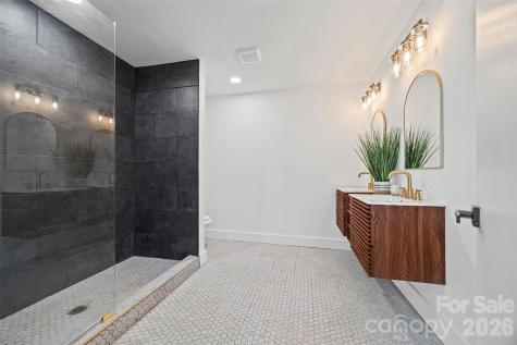 4200 Abbeydale Drive Charlotte NC 28205