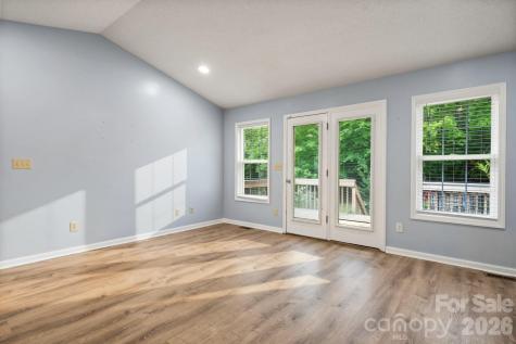 1011 Cambridge Court Lenoir NC 28645