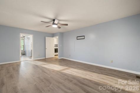 1011 Cambridge Court Lenoir NC 28645