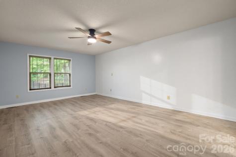 1011 Cambridge Court Lenoir NC 28645