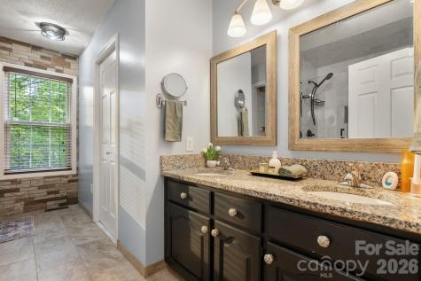1011 Cambridge Court Lenoir NC 28645