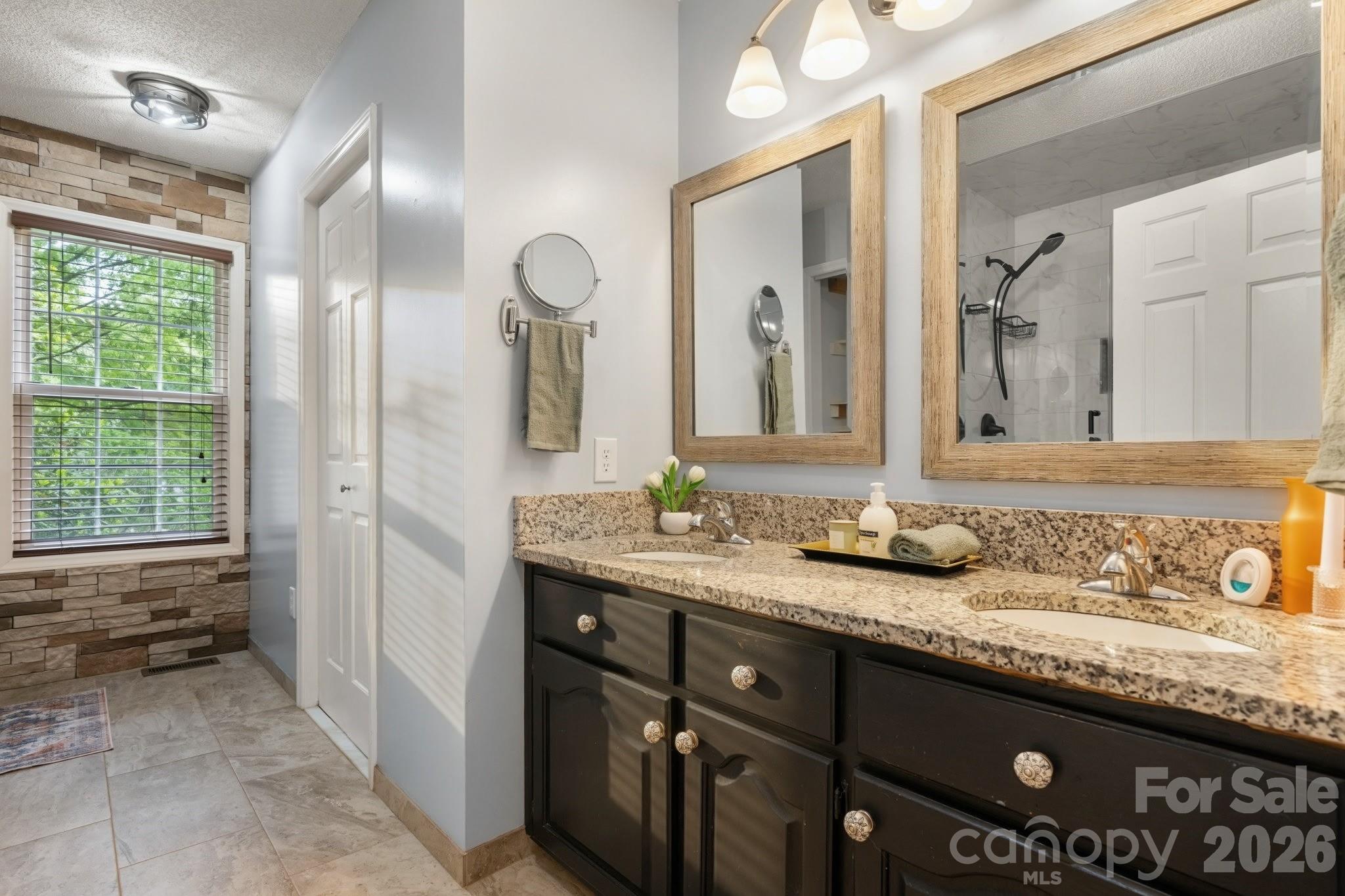 1011 Cambridge Court Lenoir NC 28645