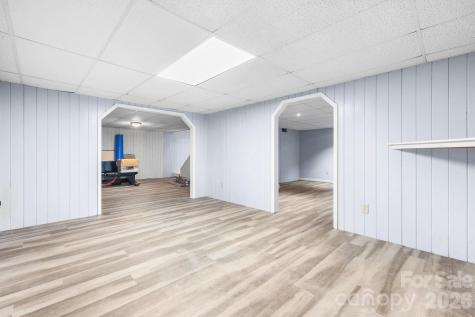 1011 Cambridge Court Lenoir NC 28645
