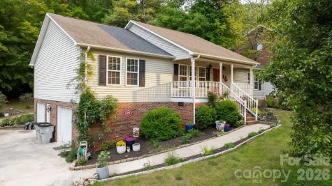 1011 Cambridge Court Lenoir NC 28645