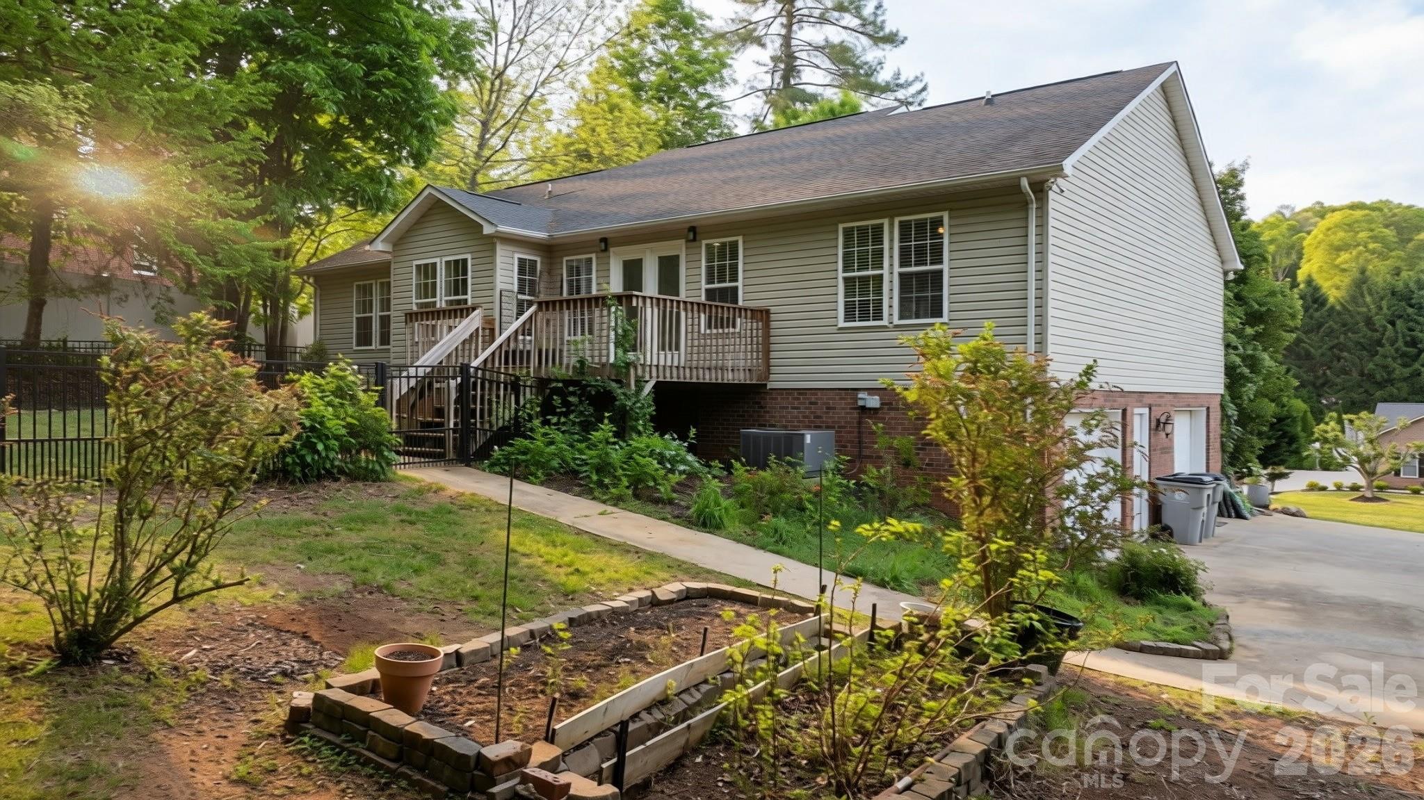 1011 Cambridge Court Lenoir NC 28645