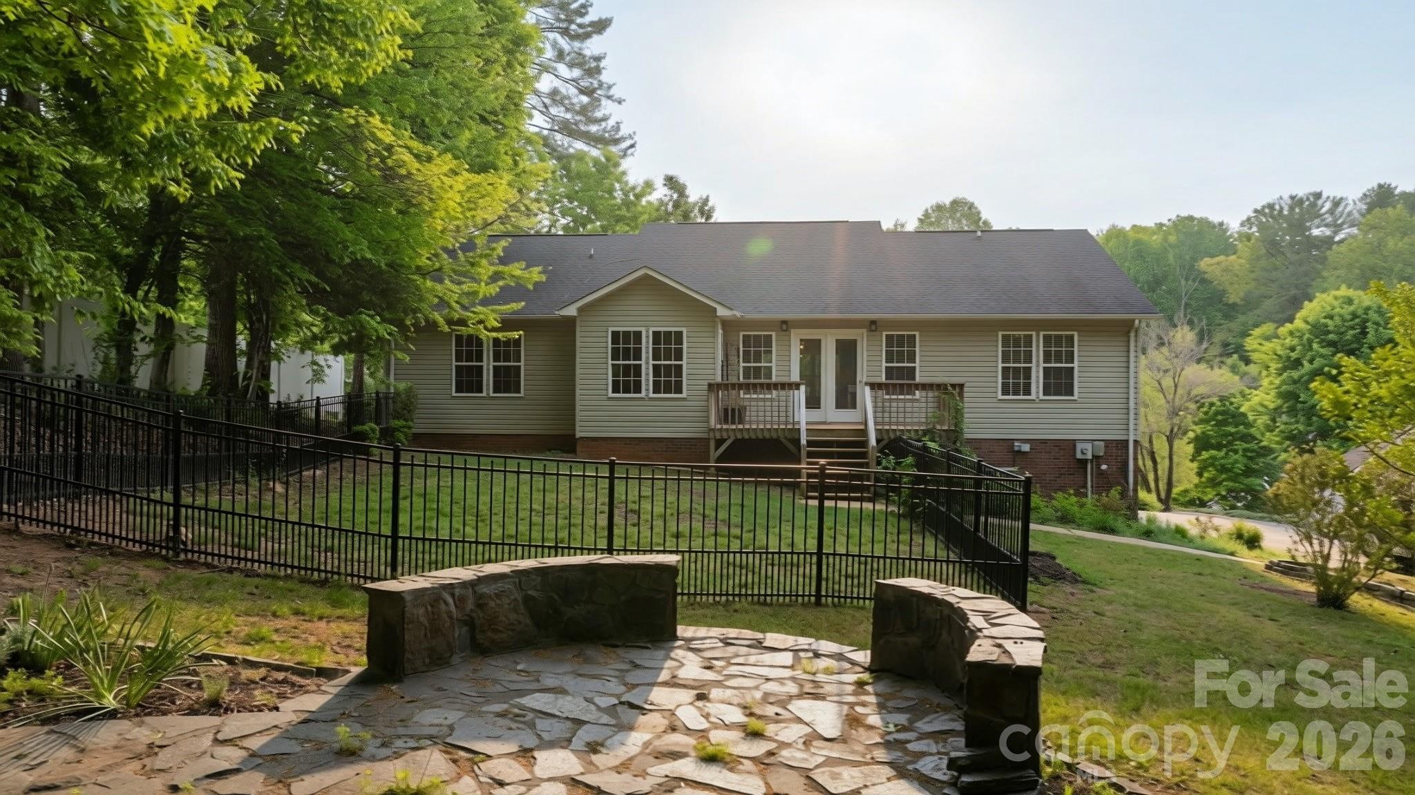 1011 Cambridge Court Lenoir NC 28645