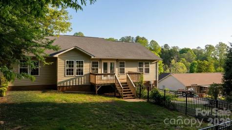 1011 Cambridge Court Lenoir NC 28645