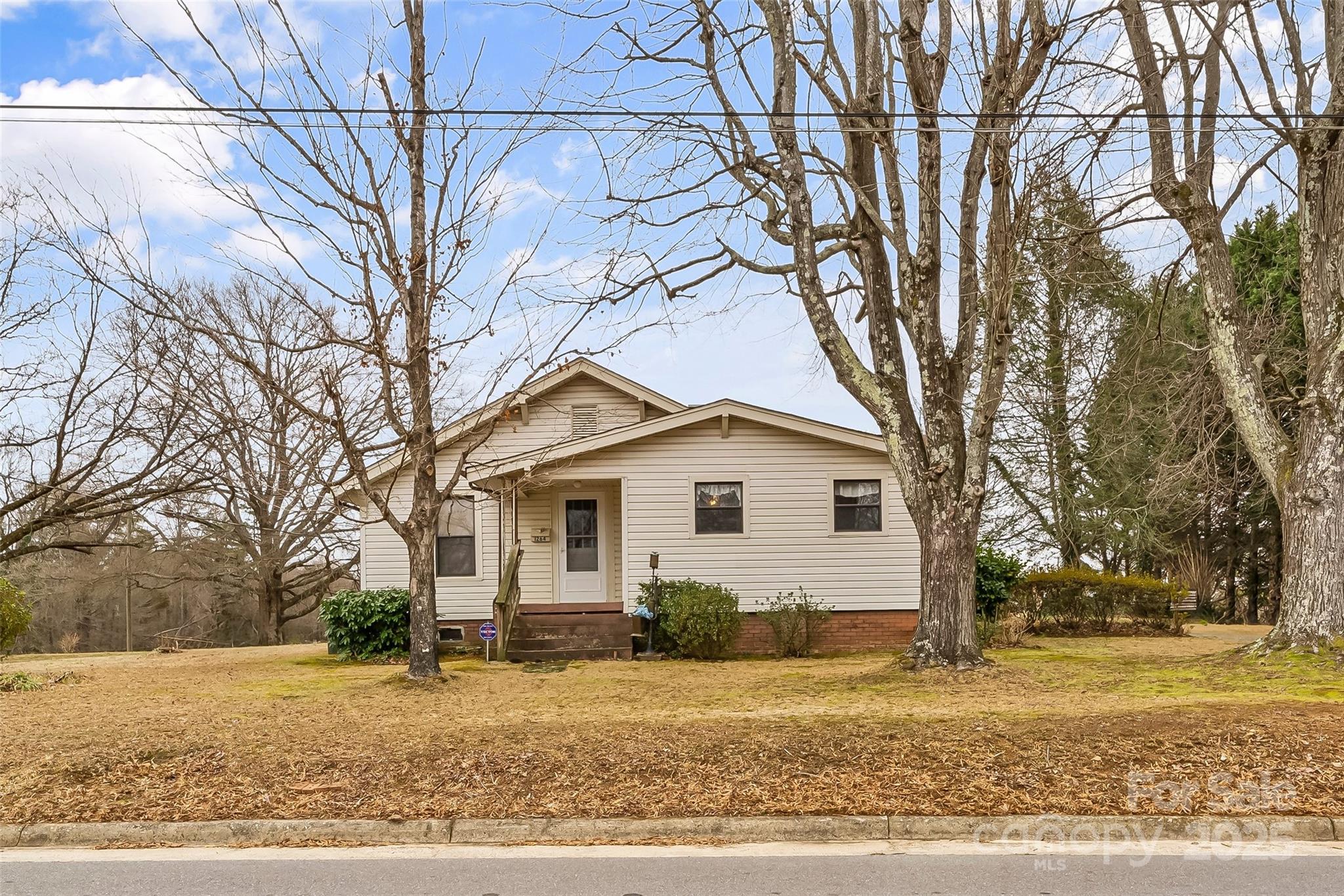 1264 22nd Street NE Hickory NC 28601
