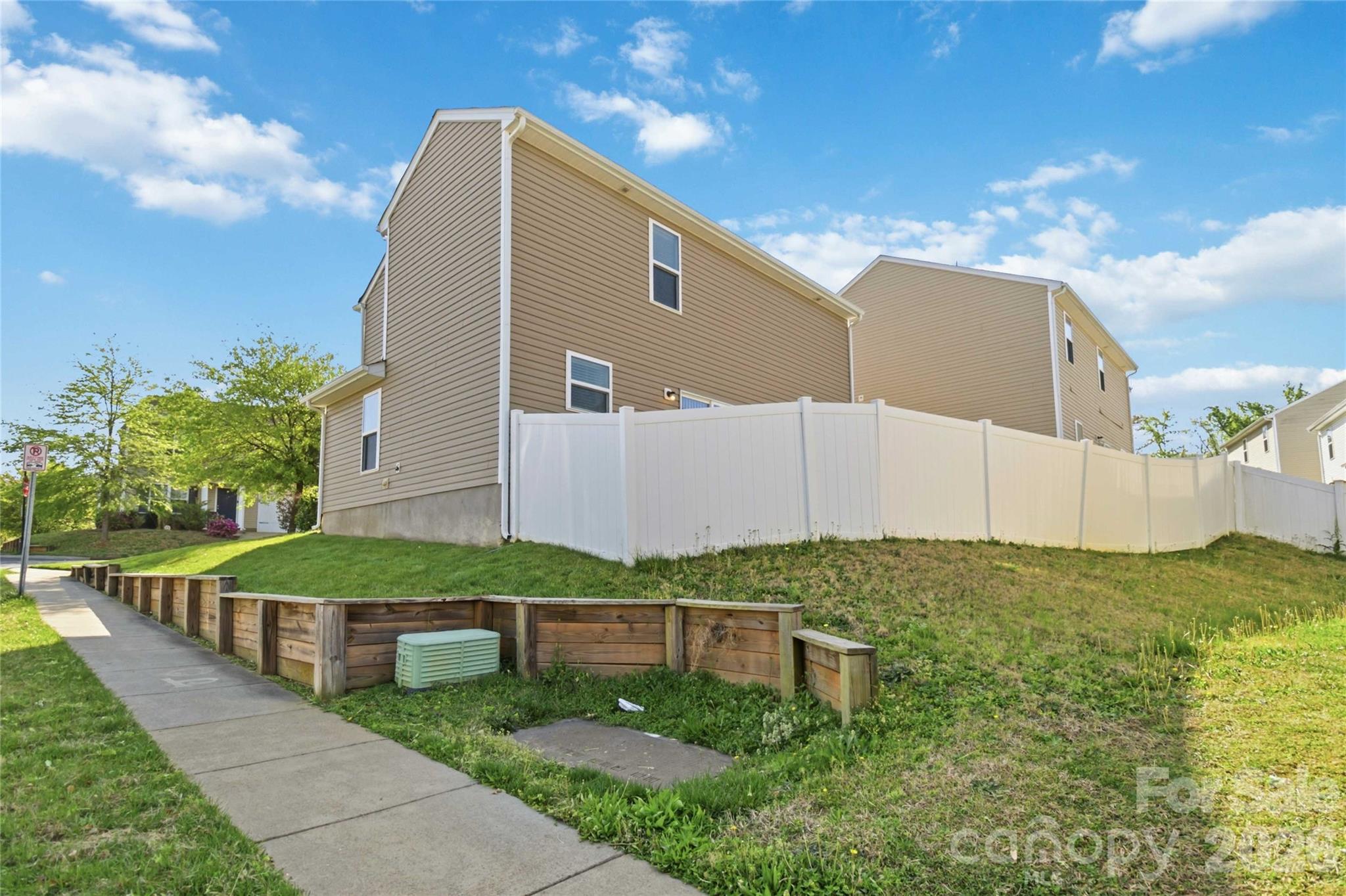 14015 Rory Glen Lane Charlotte NC 28215