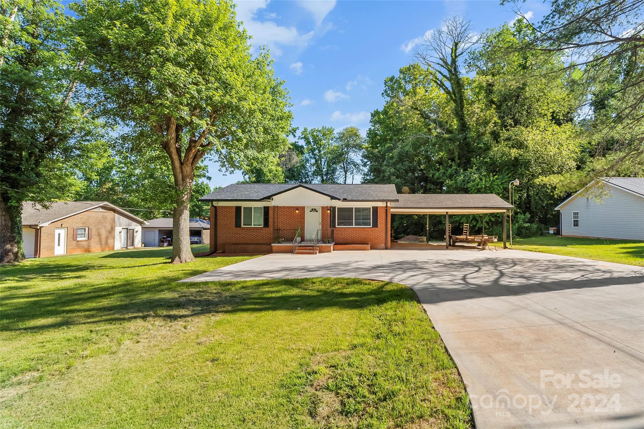 2275 19th Avenue NE Hickory NC 28601