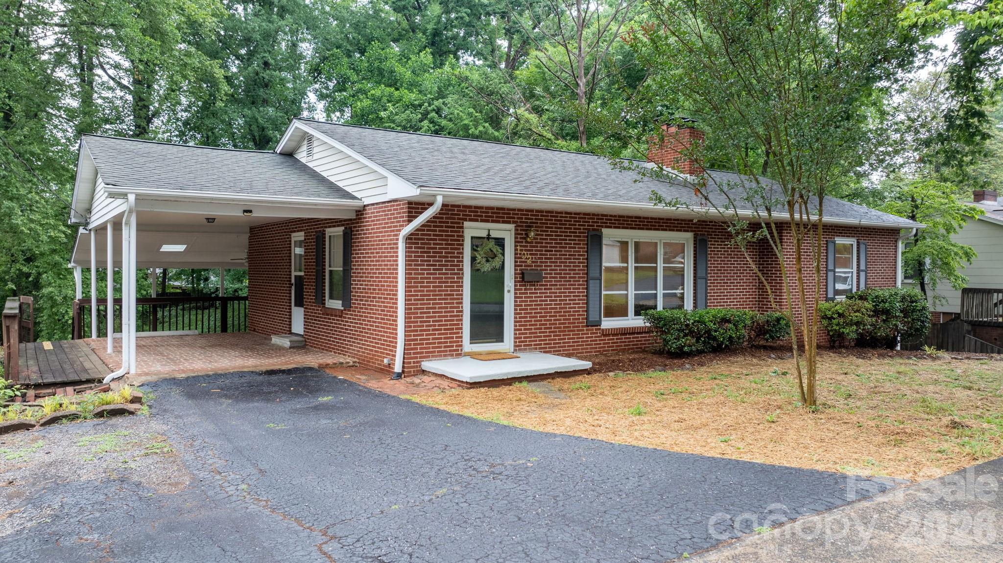 102 Ann Street Morganton NC 28655