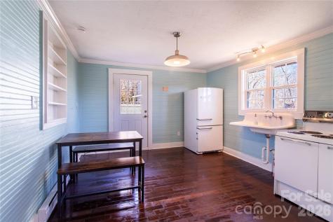 105 Adams Hill Road Asheville NC 28806