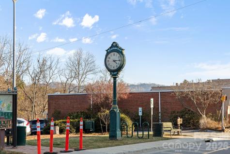 5 Lillie Farm Lane Weaverville NC 28787