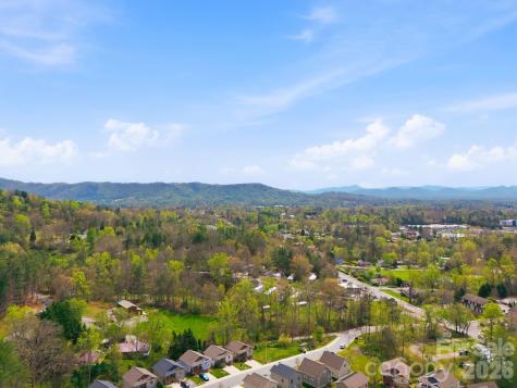5 Lillie Farm Lane Weaverville NC 28787