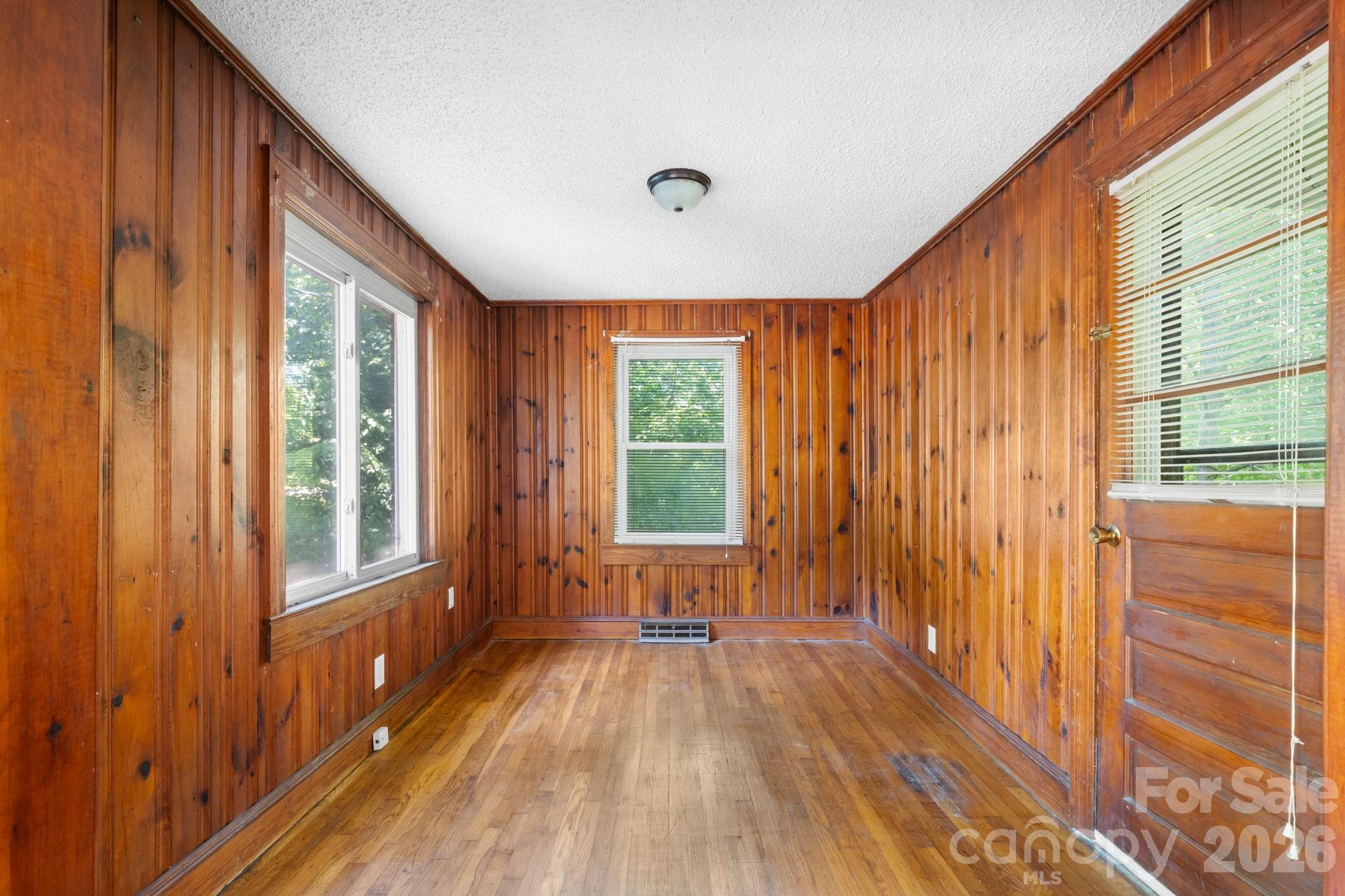 722 E F Street Newton NC 28658