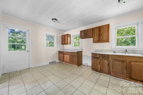 722 E F Street Newton NC 28658