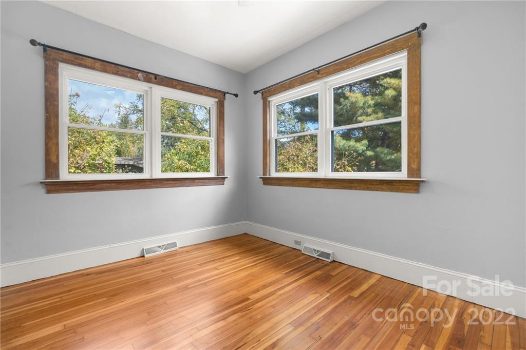 51 Henrietta Street Asheville NC 28801