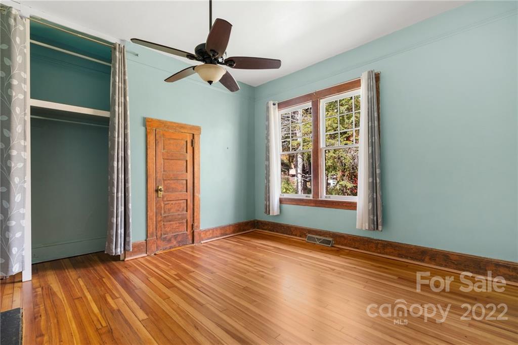 51 Henrietta Street Asheville NC 28801