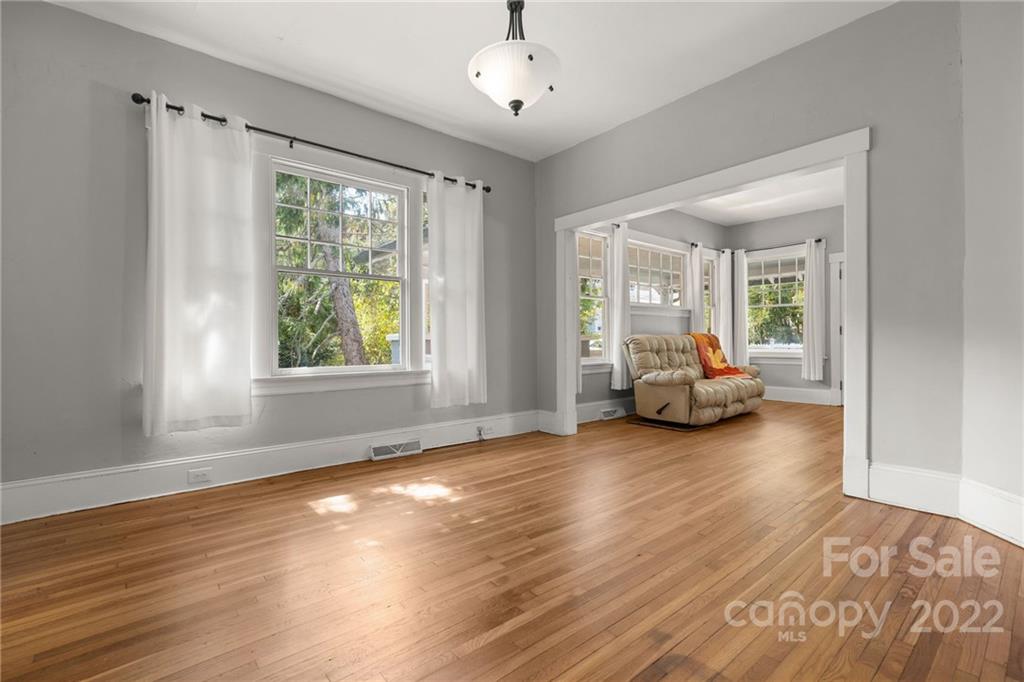 51 Henrietta Street Asheville NC 28801