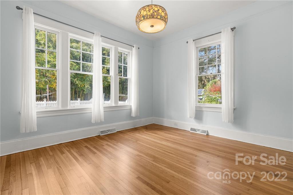 51 Henrietta Street Asheville NC 28801