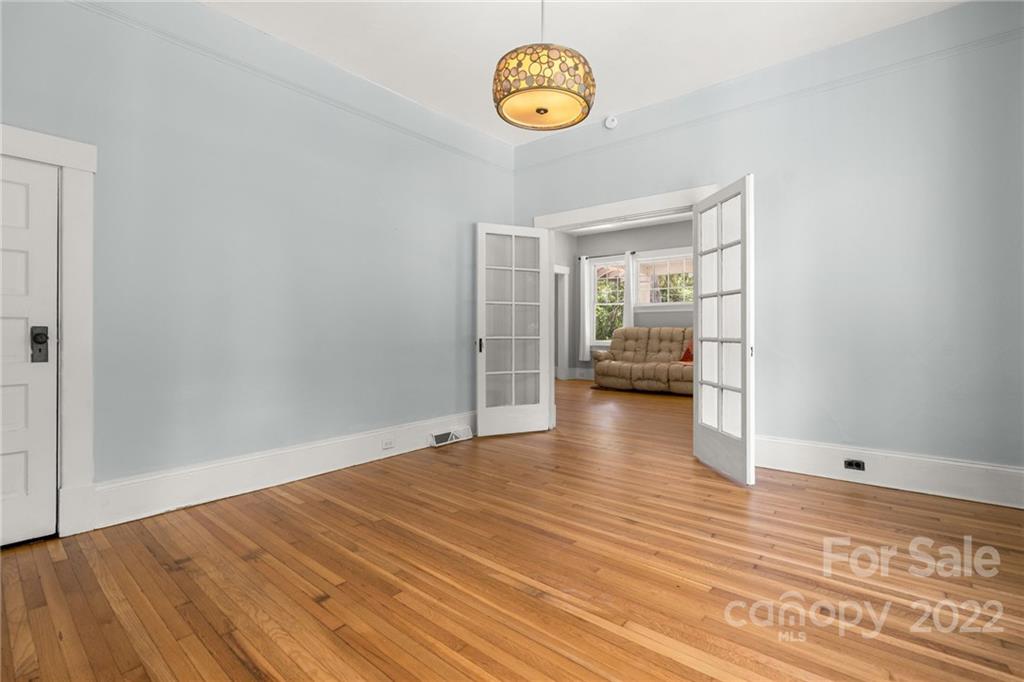 51 Henrietta Street Asheville NC 28801