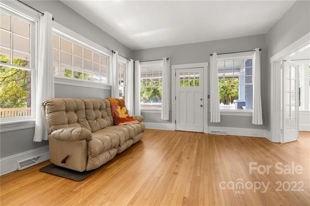 51 Henrietta Street Asheville NC 28801
