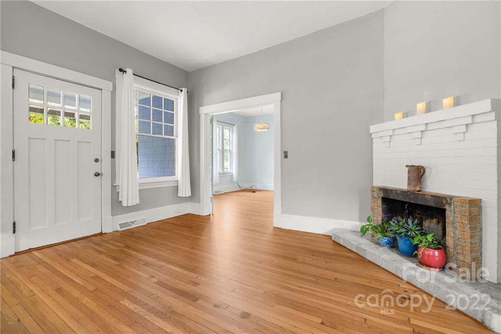 51 Henrietta Street Asheville NC 28801