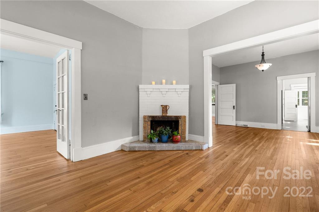 51 Henrietta Street Asheville NC 28801
