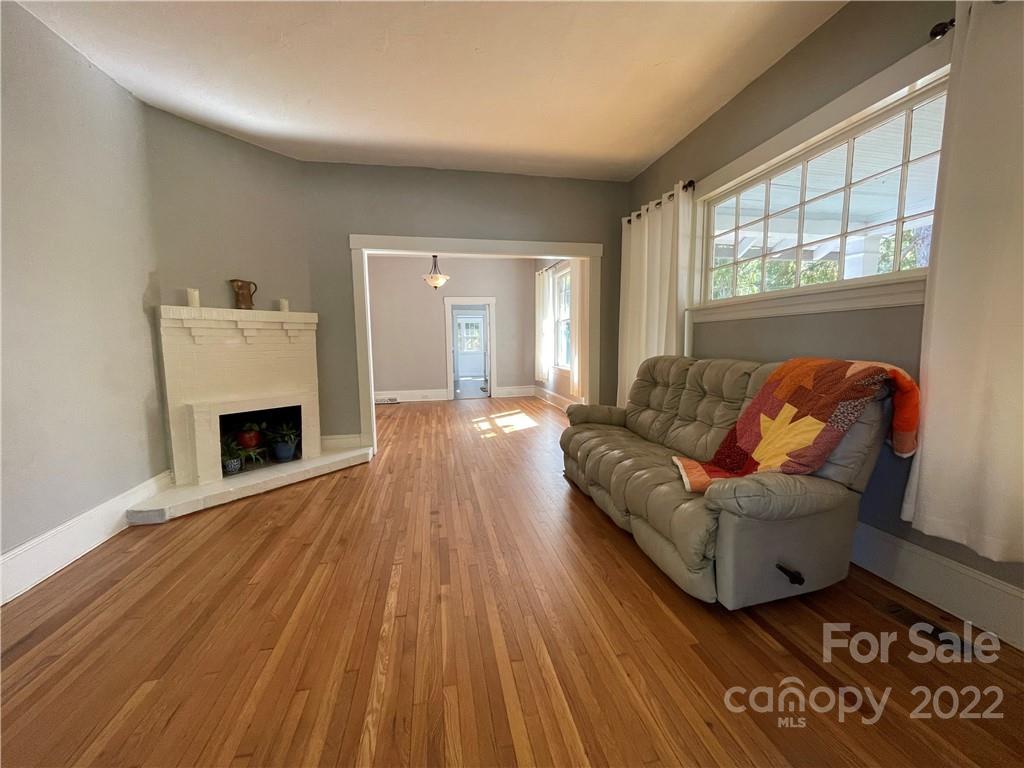 51 Henrietta Street Asheville NC 28801