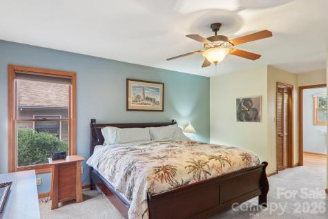 5 Hedgerose Court Asheville NC 28805