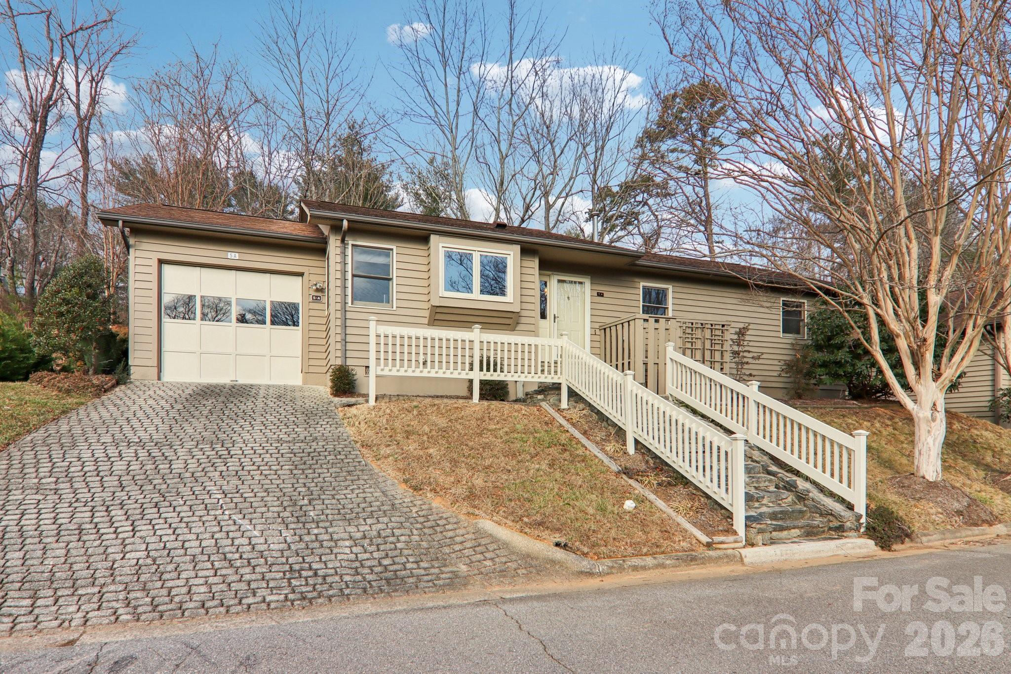 5 Hedgerose Court Asheville NC 28805