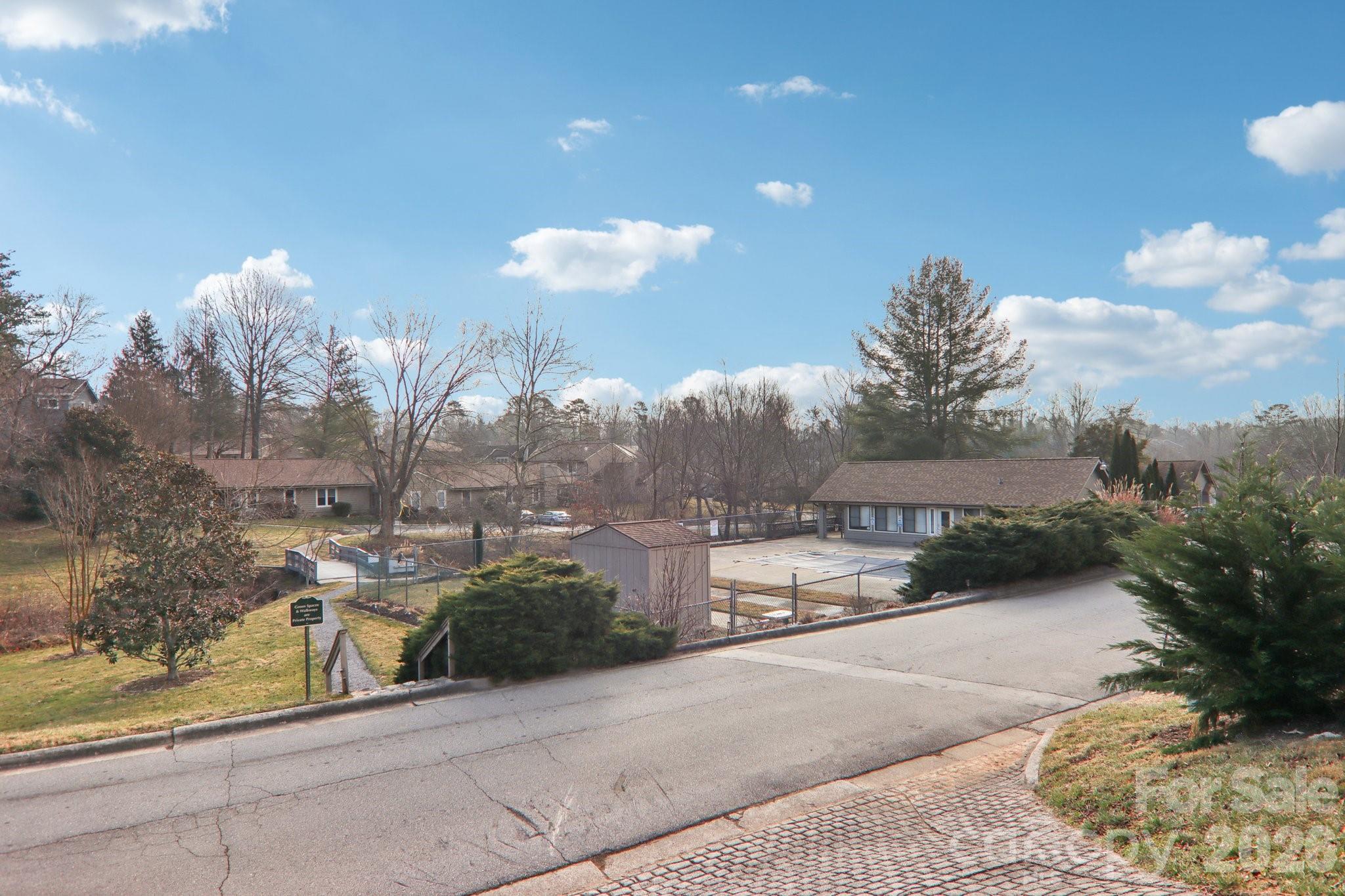 5 Hedgerose Court Asheville NC 28805