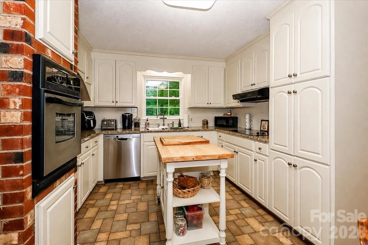 111 Wildflower Lane Statesville NC 28625