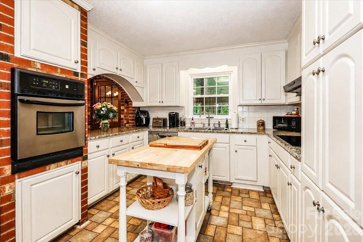 111 Wildflower Lane Statesville NC 28625