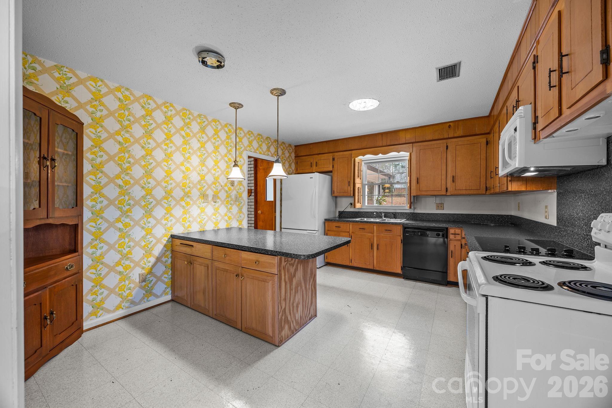 1045 S Magnolia Street Mooresville NC 28115
