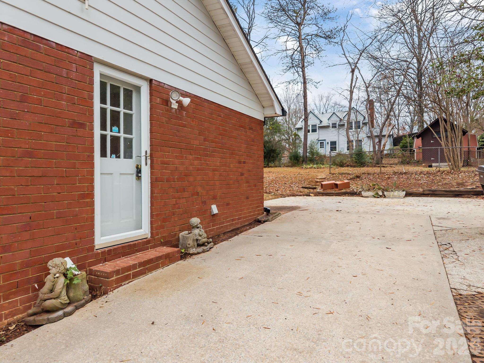 1045 S Magnolia Street Mooresville NC 28115
