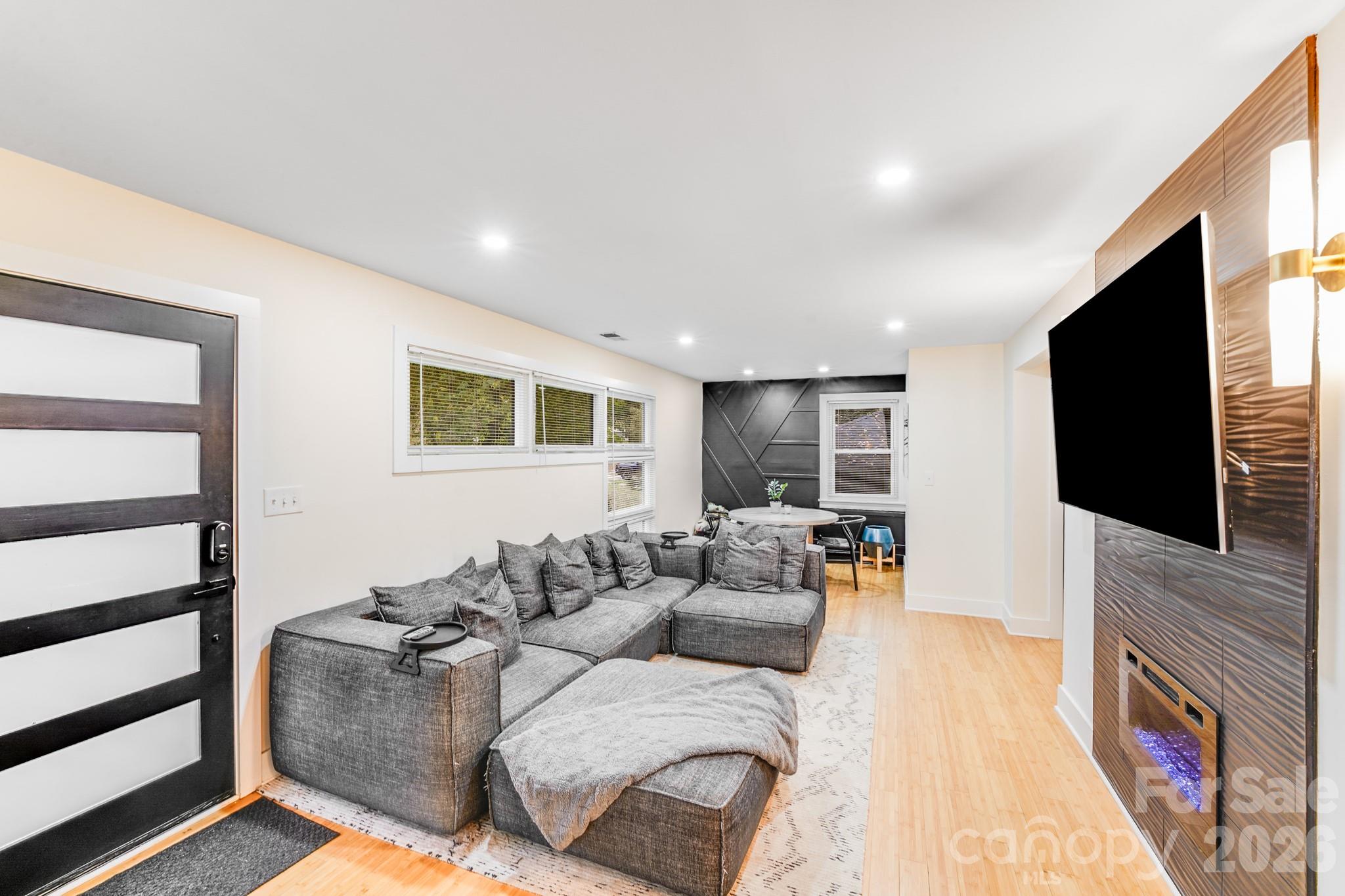 4910 Valley Stream Road Charlotte NC 28209
