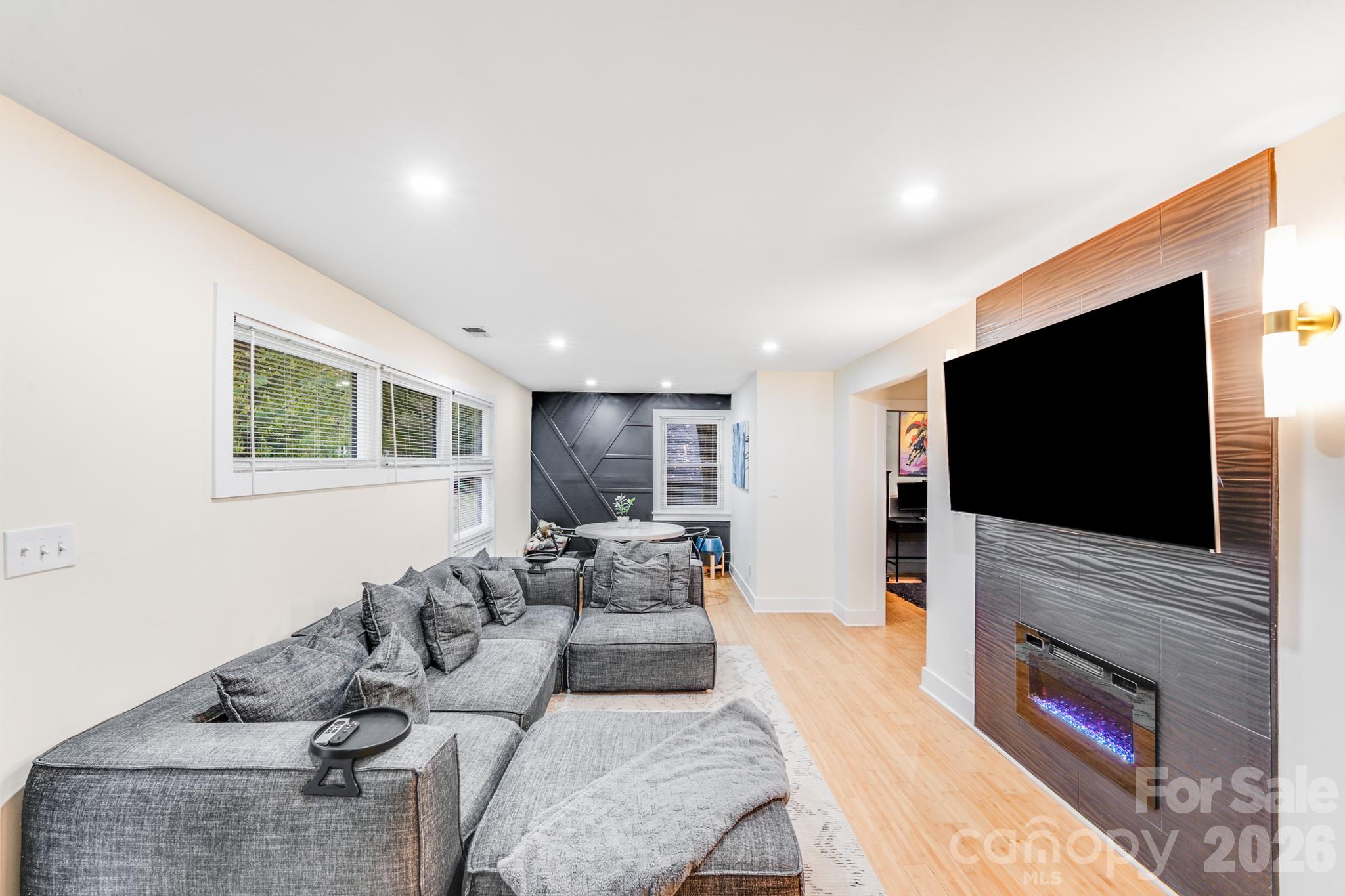 4910 Valley Stream Road Charlotte NC 28209