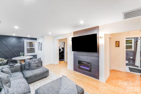 4910 Valley Stream Road Charlotte NC 28209