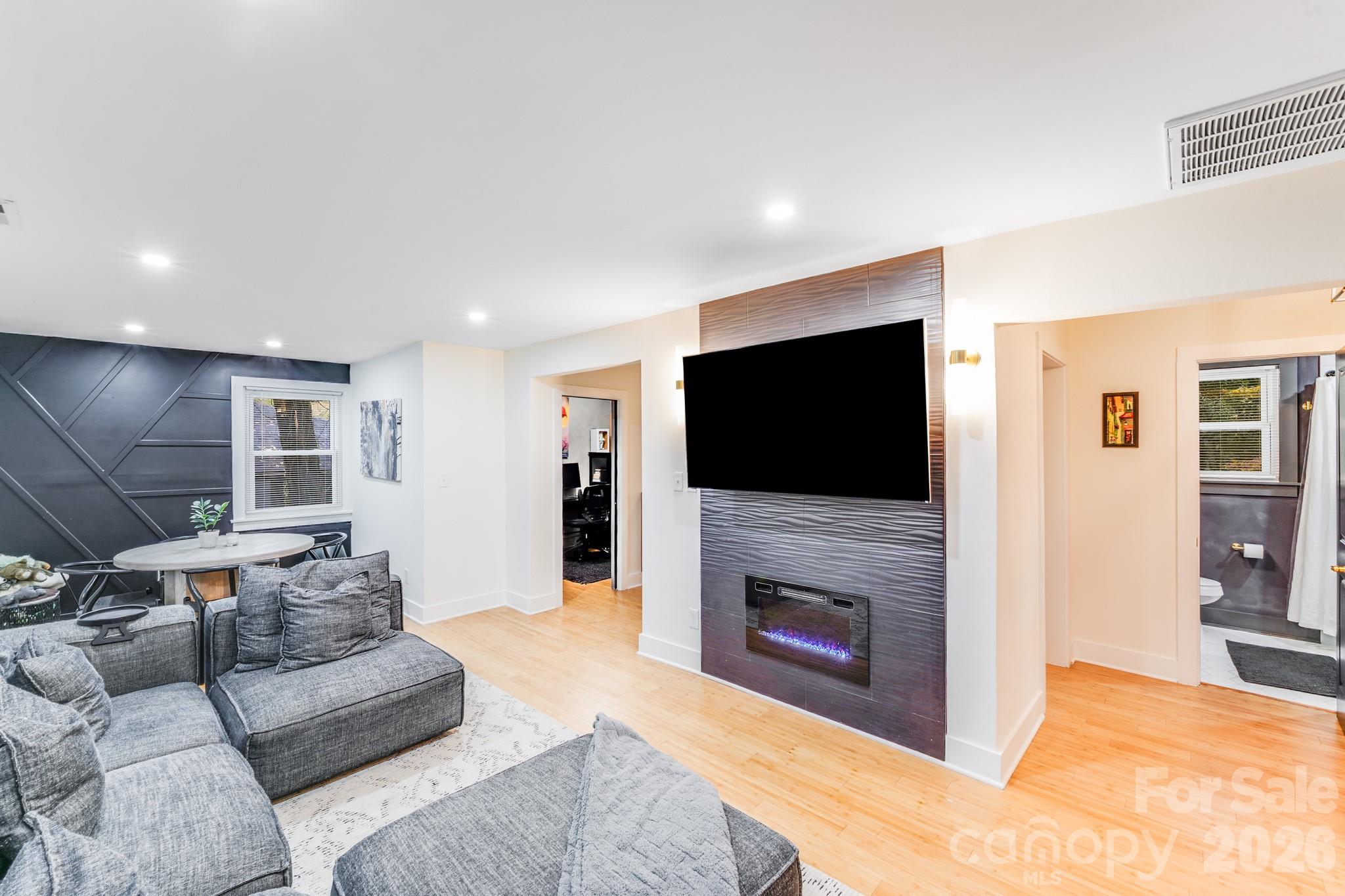 4910 Valley Stream Road Charlotte NC 28209