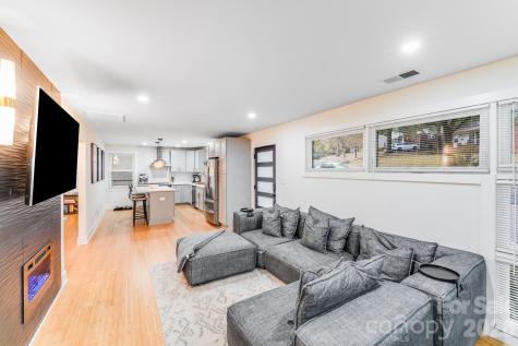 4910 Valley Stream Road Charlotte NC 28209