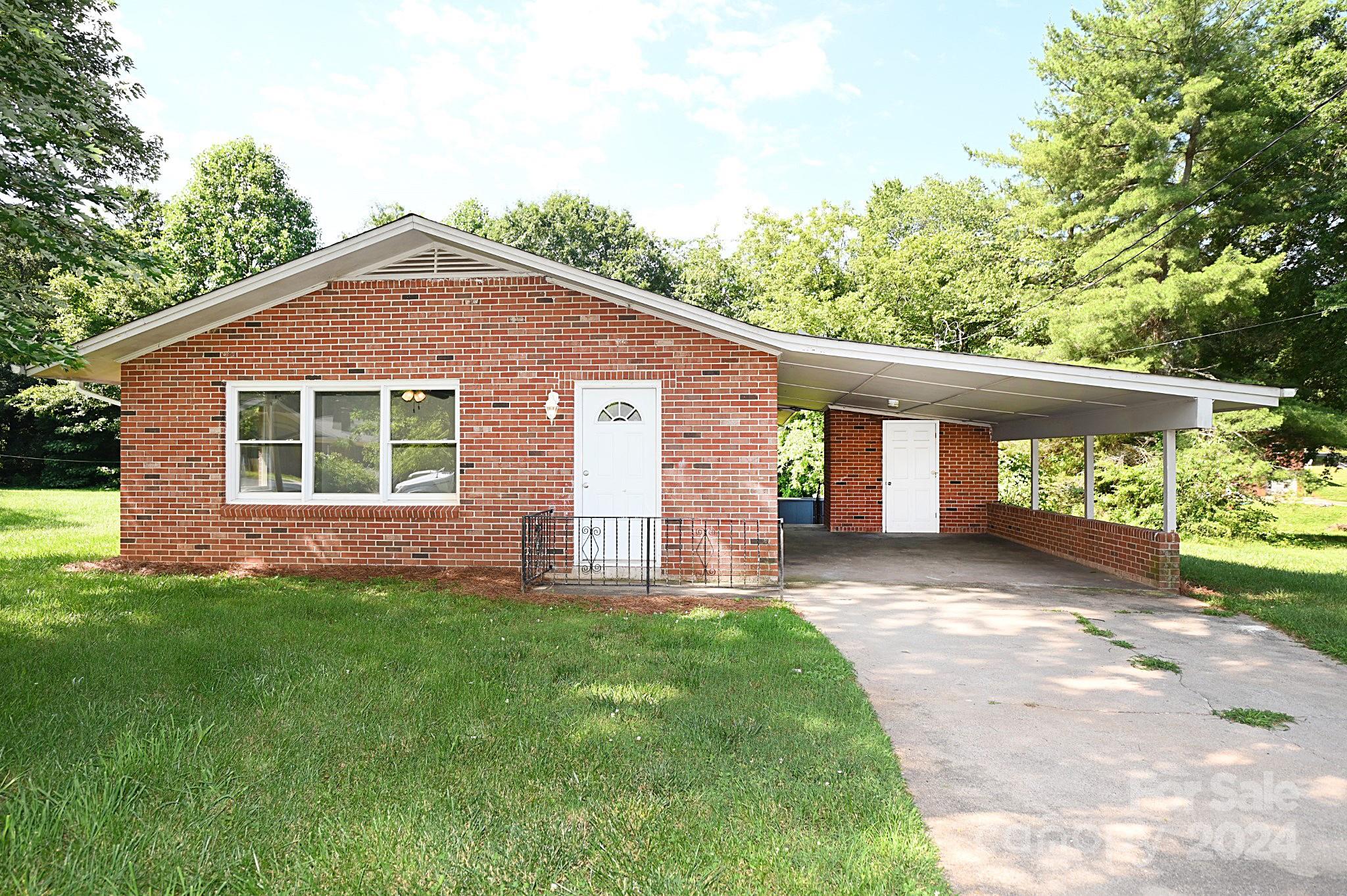 2130 14th Avenue Drive NE Hickory NC 28601