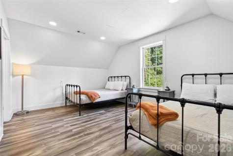 8026 Buck Creek Road Marion NC 28752