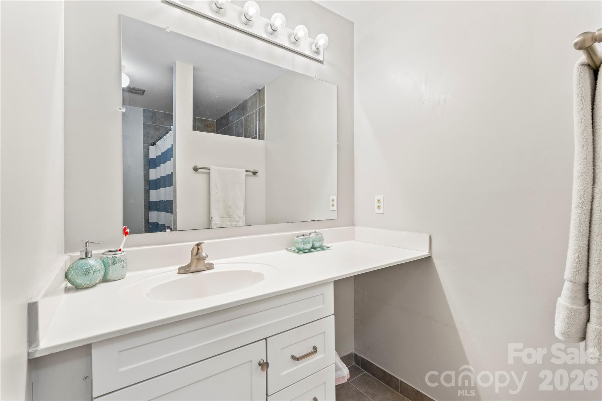 8615 Lochinvar Drive Charlotte NC 28227