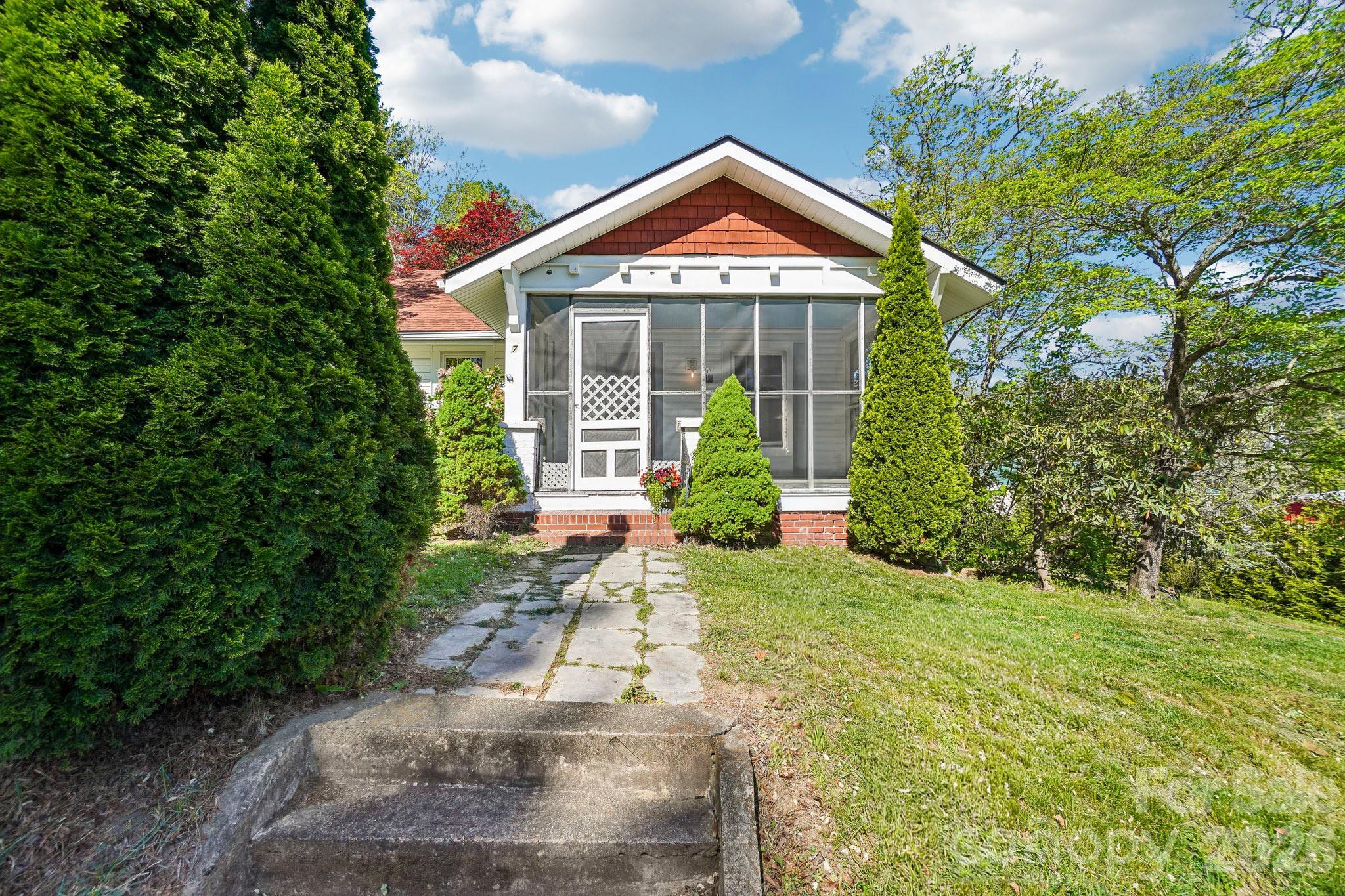 7 Oteen Park Place Asheville NC 28805
