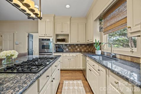 2727 Hampton Avenue Charlotte NC 28207